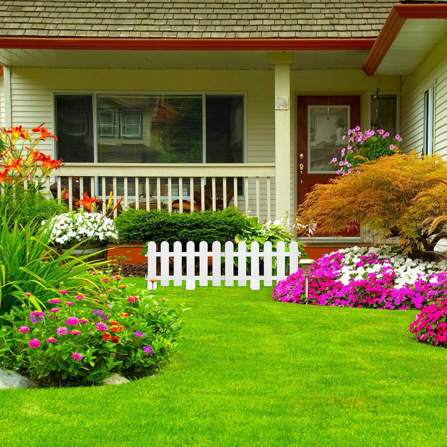 2pcs Plastic Fence Decoration Courtyard Garden Fence White Fence Picket Fence with 4 Base Grass Lawn Edgings Flowerbeds Plant Borders Landscape Path Panel White, 50.00X30.00X1.00CM