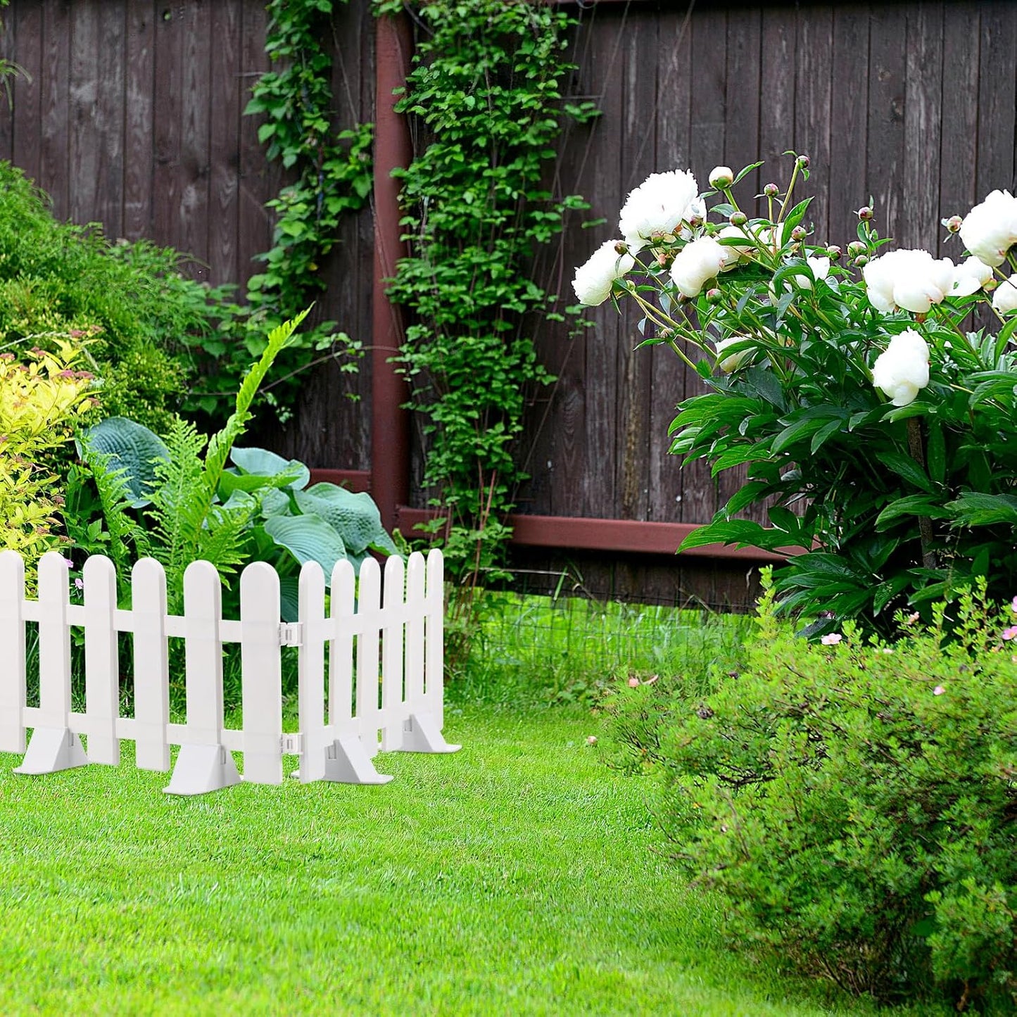 2pcs Plastic Fence Decoration Courtyard Garden Fence White Fence Picket Fence with 4 Base Grass Lawn Edgings Flowerbeds Plant Borders Landscape Path Panel White, 50.00X30.00X1.00CM
